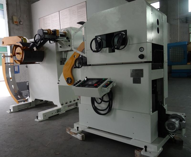 uncoiling straightening feeding